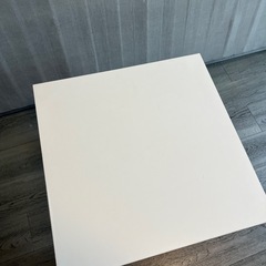 ikea サイドテーブル（ホワイト） の画像