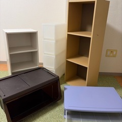 収納ボックスなど。の画像