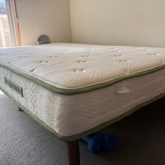 マットレス 小型ダブルベッドの画像