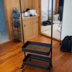 キャスター付きハンガーラックの画像