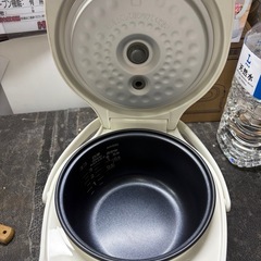 【タイガー 炊飯器】【3合炊き】2019年製★クリーニング済み/6ヶ月保証付き【管理番号12303】九の画像