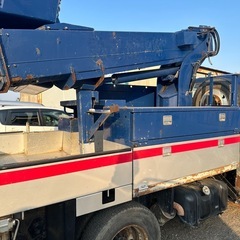 いすゞ高所作業車の画像