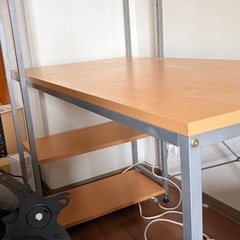 棚付きデスクの画像