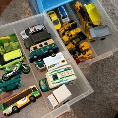 トミカと引き出しのセットの画像