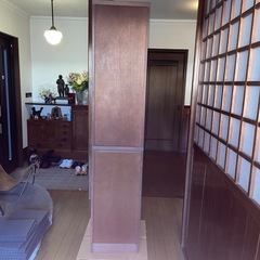 スリム　食器棚の画像