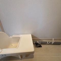 IKEA イケア ハイチェア トレイ付き ホワイト白 / 脚シルバーカラー ANTILOP アンティロープの画像