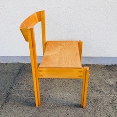 木製　ダイニングチェア　モダンデザイン　曲げ合板　デザインチェアの画像