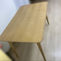 ダイニングテーブルの画像