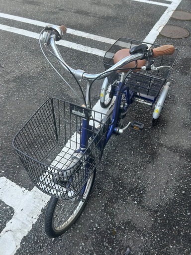 電動アシスト三輪自転車　 フランスベッド　
リハテック