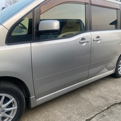 C25 セレナ　8人乗りの画像