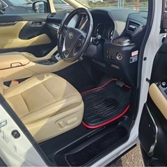 トヨタアルファードの画像