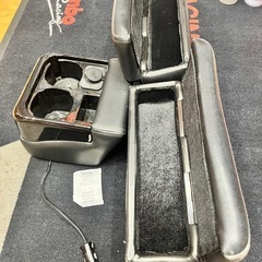 ✨200系ハイエース✨肘置き！ドリンクホルダーセット
の画像