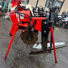 トラクター用溝掘り機の出品です。  畑や排水用の溝掘りに使えますの画像