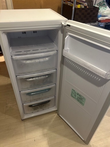 　三菱　ノンフロン冷凍庫　2022年製造　121L 
MF-U12G-W