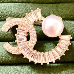 ６点セットジュエリーアクセサリーブローチ　イヤリング、指輪ゴールドシルバー色の画像