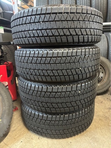 お取引き中、225/65R17?バリ溝⭐️ブリヂストンDM-V3?ご不要なタイヤ付きアルミ、廃バッテリー等お買取させて頂きます?