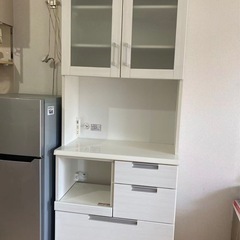 食器棚の画像