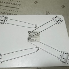 折り畳みテーブルの画像