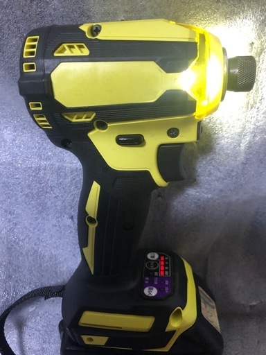 ④マキタ18vインパクトドライバTD171D中古美品オリジナルハウジング本体のみ