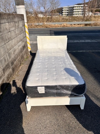 シングルベッド