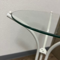 (受け渡し者決定)ガラステーブルの画像