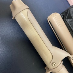 ヘアアイロンとカールアイロンの画像