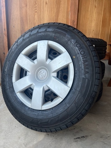 新品タイヤトヨタハイエース純正ホイール付き195/80R15 107/105N LT