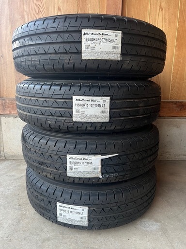 新品タイヤトヨタハイエース純正ホイール付き195/80R15 107/105N LT