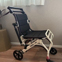 お取引中（予約済み）折りたたみ式車椅子  の画像