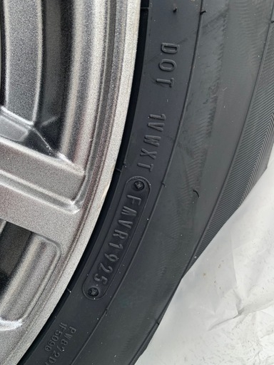ジャパン三陽 カゼラ KAZERA H301 265/60r18  プラド　ハイラックス　４本セット　未使用　
タイヤイボ付き　　