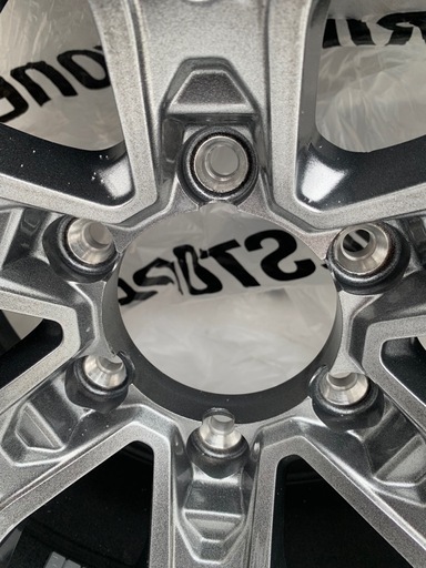 ジャパン三陽 カゼラ KAZERA H301 265/60r18  プラド　ハイラックス　４本セット　未使用　
タイヤイボ付き　　
