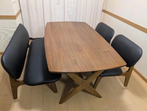 ?4人用ダイニングテーブルセット (きなこ) おもろまちの家具の中古 