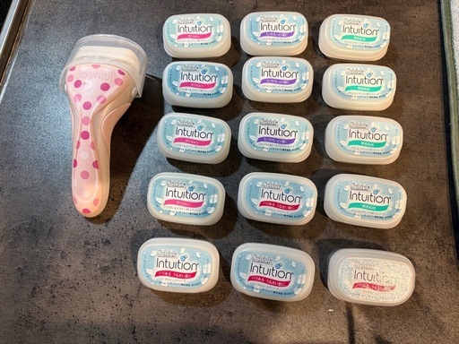 Schick レディース剃刀と替え刃 12個セット