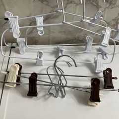 ハンガーたくさんの画像