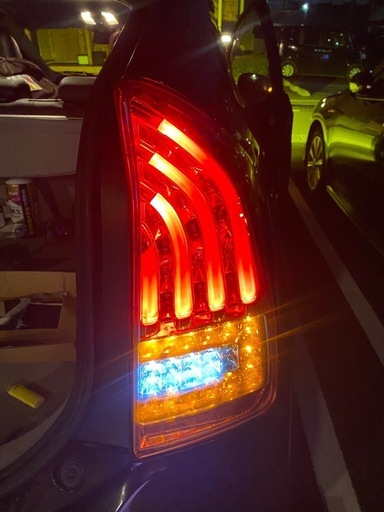 プリウス 30 　ヴァレンティ　LEDテールランプ