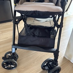 combiスゴカルベビーカーの画像