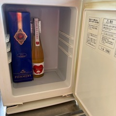 【0円/無料】小型電子冷蔵庫（ECO-RF17A1）ウッド調シート貼り17ℓ 【目黒区直接引取り限定】の画像