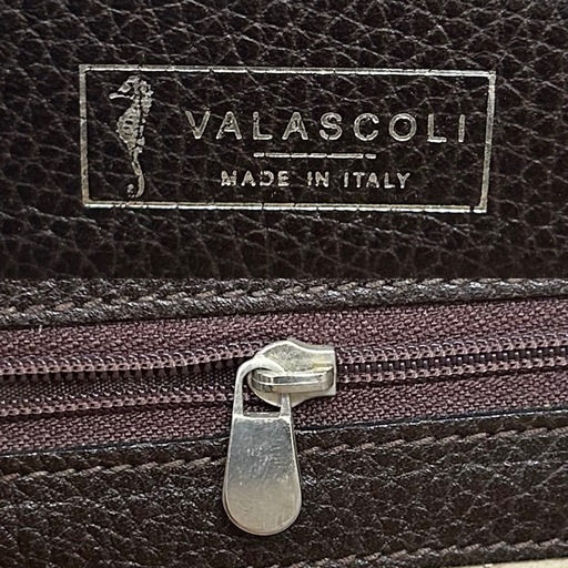 バラスコリVALASCOLIビジネスバッグ ビジネスバック ブリーフケース 書類鞄 bag かばん カバンダークブラウン焦げ茶色レザー本革牛革 高さ約31センチ横幅約42センチマチ約6センチイタリア製 made in italyメンズ（men’s）男性用、紳士 バラスコリVALASCOLIビジネスバッグ ビジネスバック ブリーフケース
