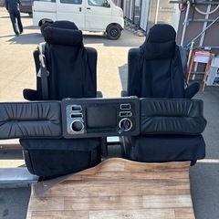 ハイエース200 ポン付出来るアルファード椅子2個セットの画像
