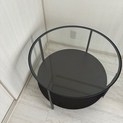 ガラステーブルの画像