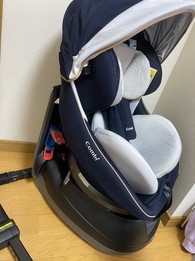 コンビ　チャイルドシート　ネイビー