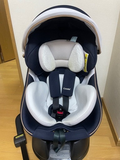 コンビ　チャイルドシート　ネイビー