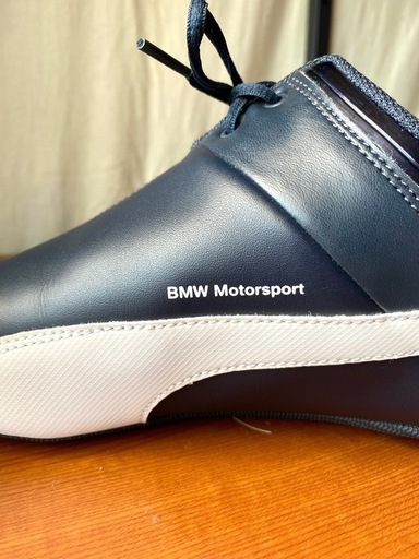 売り切れました、ありがとうございました‼️新品　 PUMA× Motorsport スニーカー