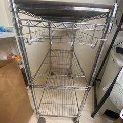 【お話し中】スチールラック　天板・キャースター・フック付きの画像