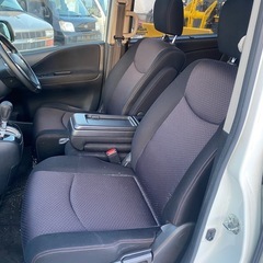 格安日産セレナハイウェイスター4WDの画像