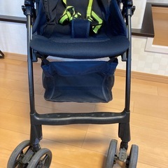 ★美品★アップリカ【カルーンプラスハイシート】4.8kgと軽い 両対面の画像