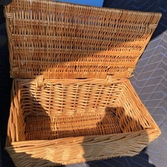 蓋つきカゴの画像