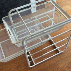 IKEA イケア 収納ラック 4段 カゴ2個の画像