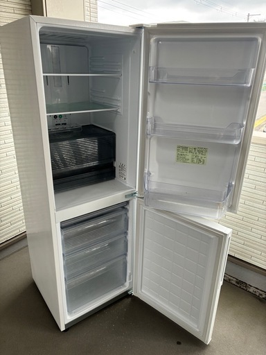 シャープ　冷蔵庫　SJ-PD31H-W 2022年製