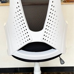 【中古品】NITORI ニトリ ワークチェア スペイシー MC オフィスチェア  ホワイト×ブラック ゲーミングチェア 椅子 イス 生活家具
の画像